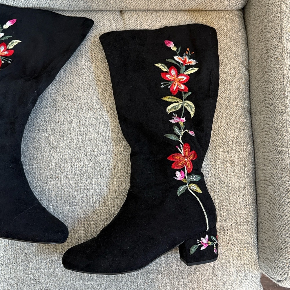 Comfortview Floral Embroidered Suede Boots in Extra Wide - Picture 7 of 11